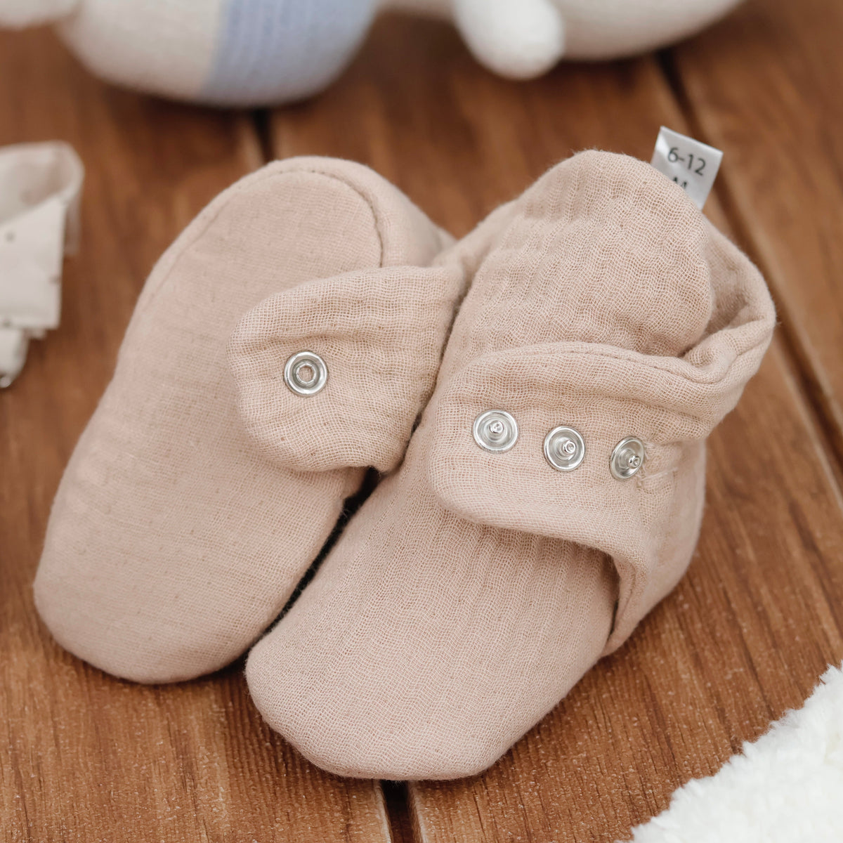 Muslin Stay-On Baby Booties – Beige