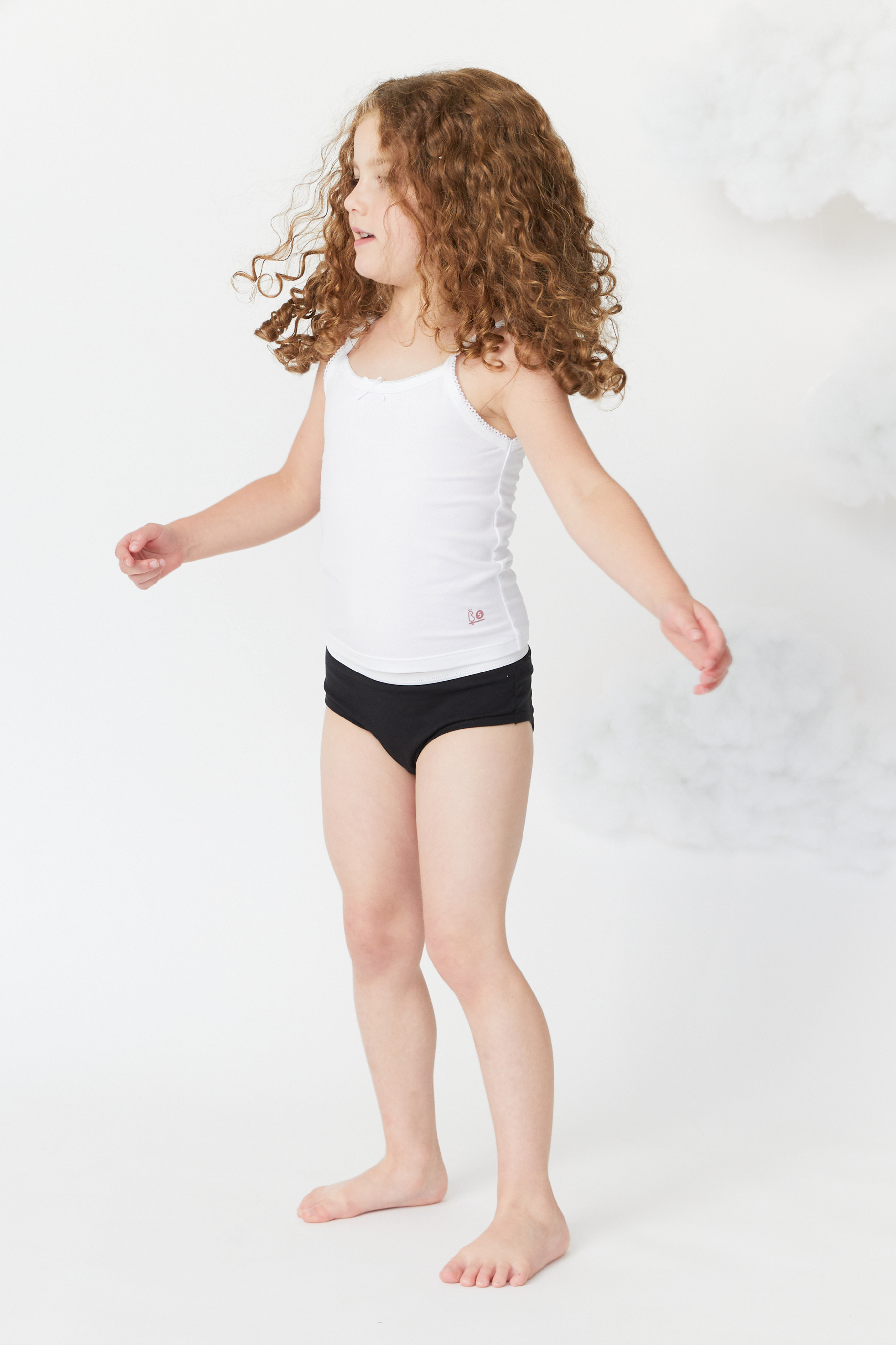 Feathers Girls Solid White Snug Fit Tagless Briefs Underwear - 100% Cotton Super Soft Panties