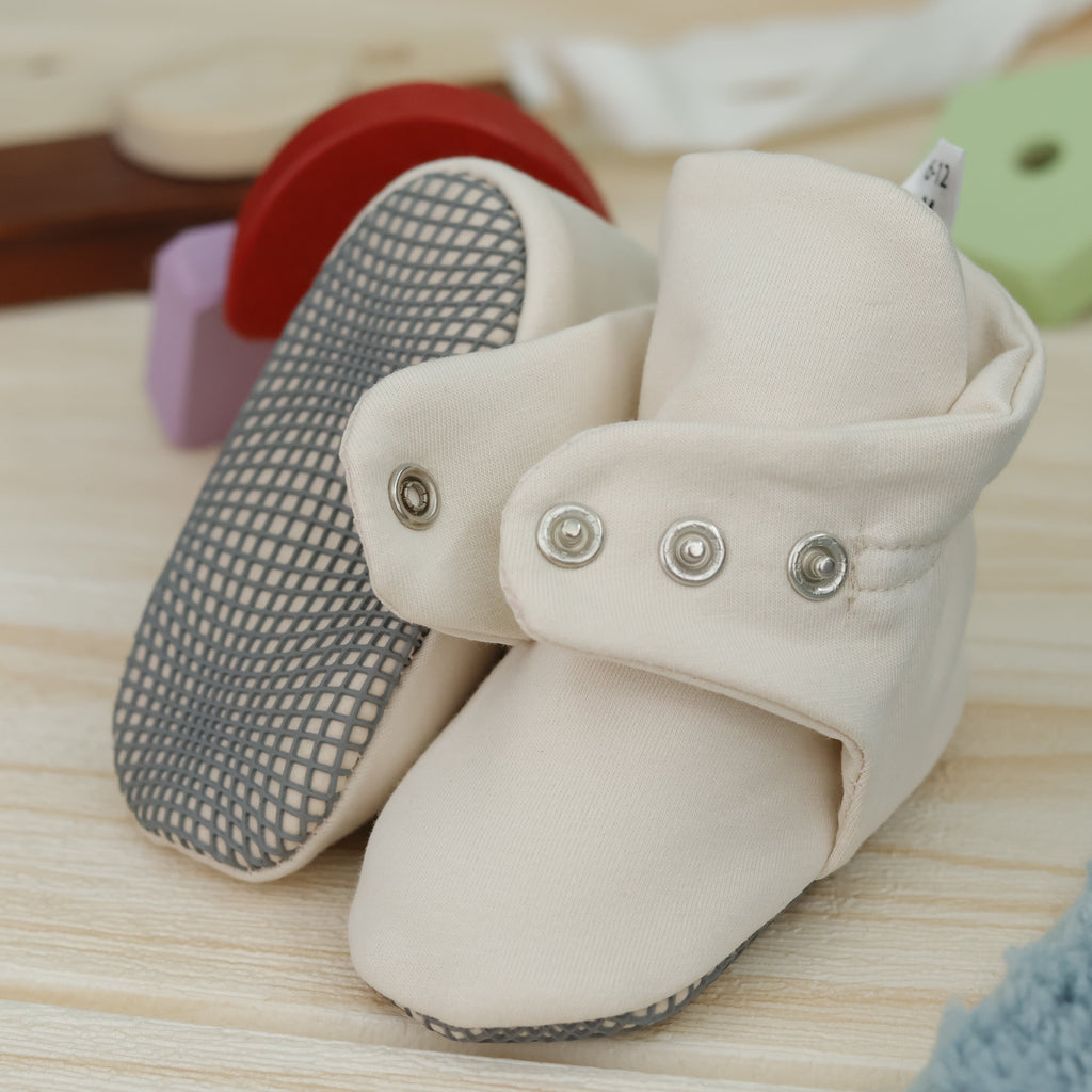 Stay-On Baby Booties, Organic Cotton Lined – Beige