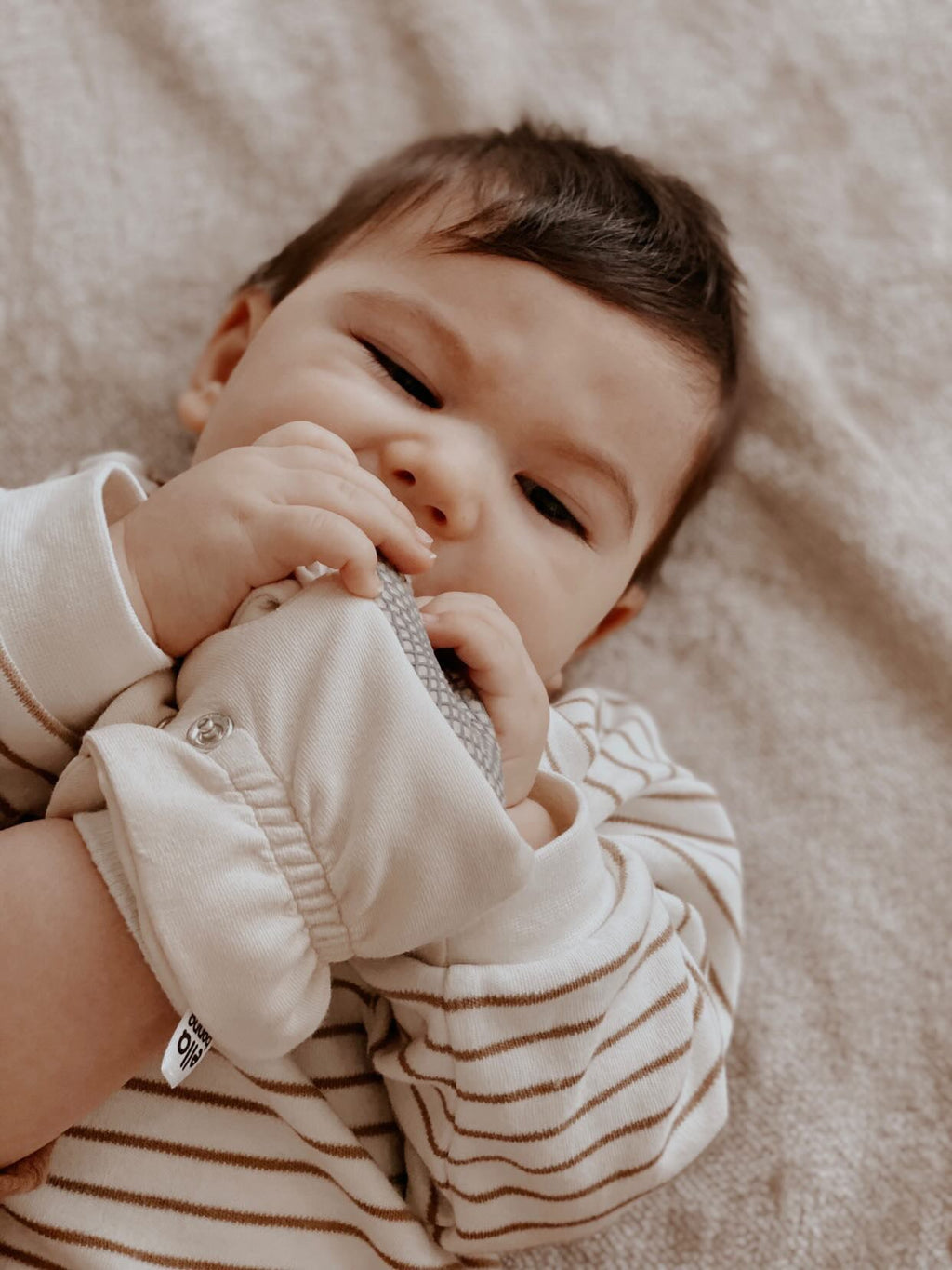 Stay-On Baby Booties, Organic Cotton Lined – Beige