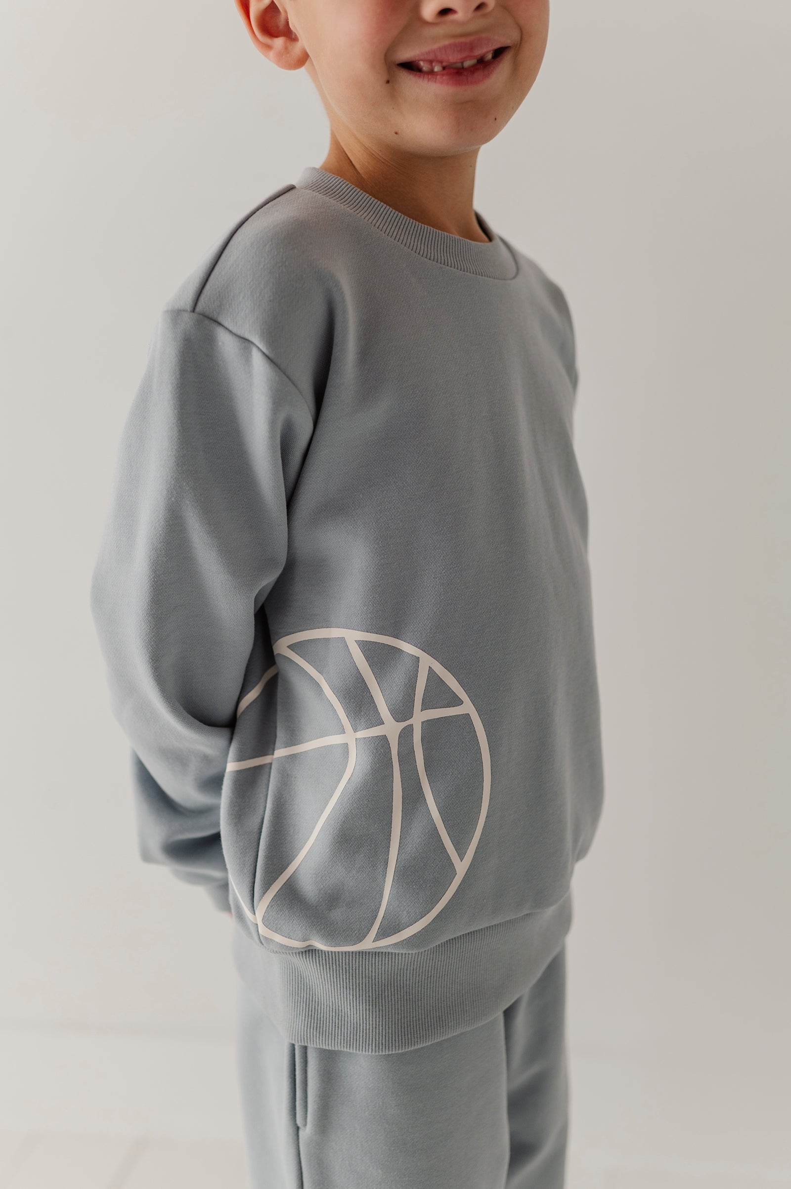 Boys Dario Graphic Sweatshirt in Blue Fog