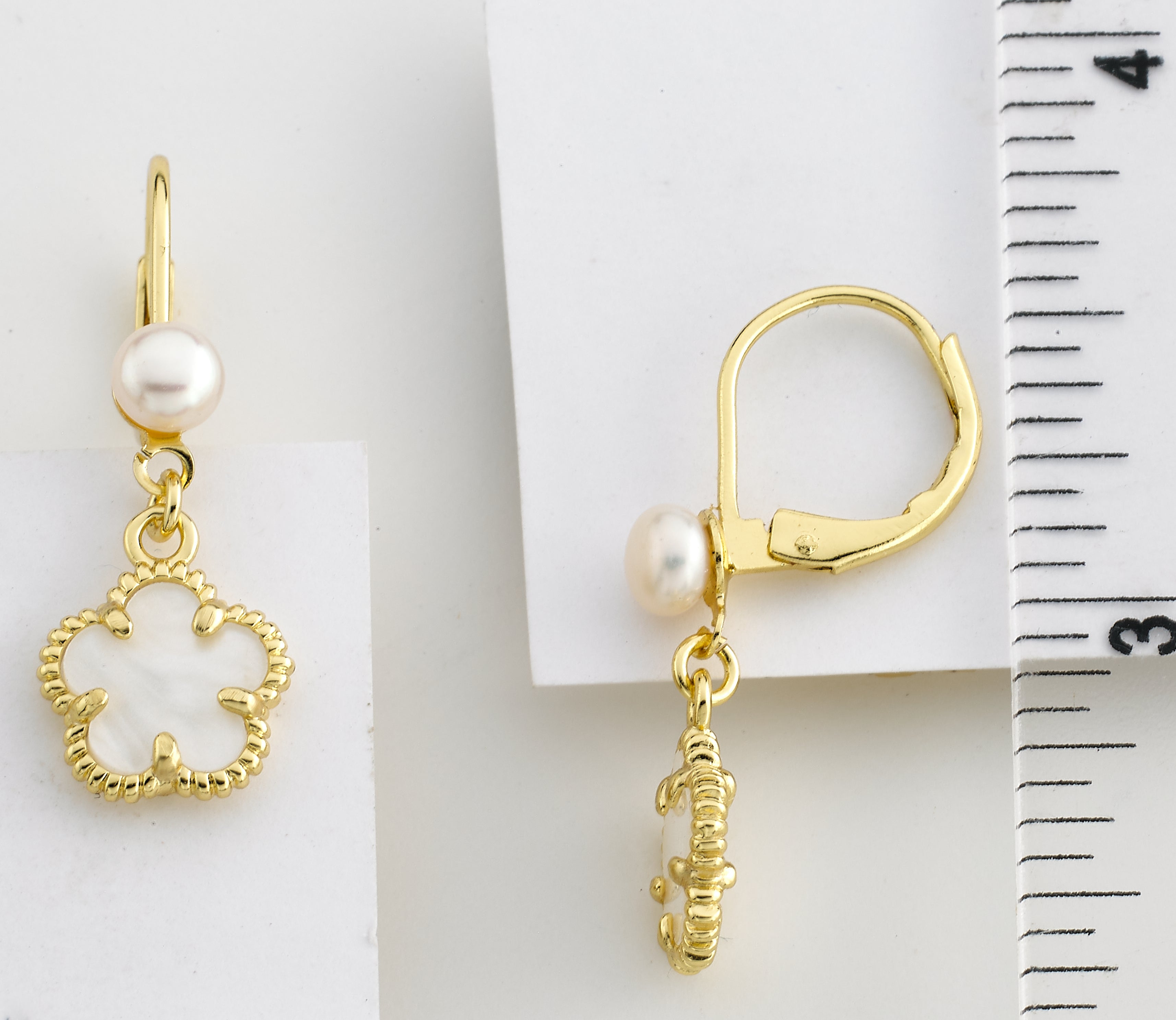 Mother of Pearl Flower Earring