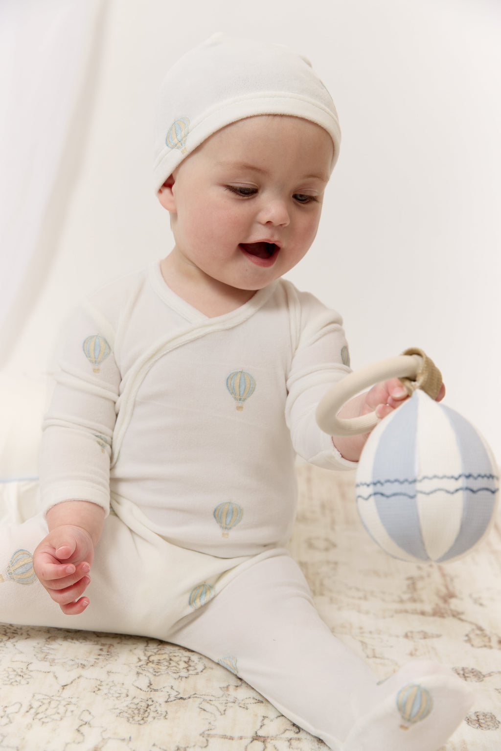Ciel Enfant Wrap Footie, Hat & Blanket Set - Blue