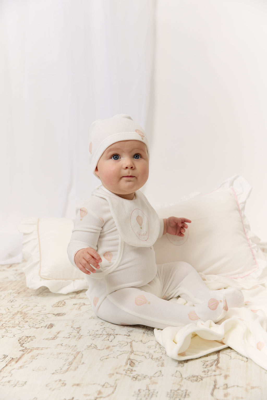Ciel Enfant Wrap Footie, Hat & Blanket Set - Pink