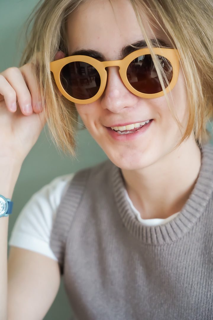 Classic | Sustainable Sunglasses | Plant-Based Bendable Polarized - Adult | 16+ Y |  Sunset Gingham