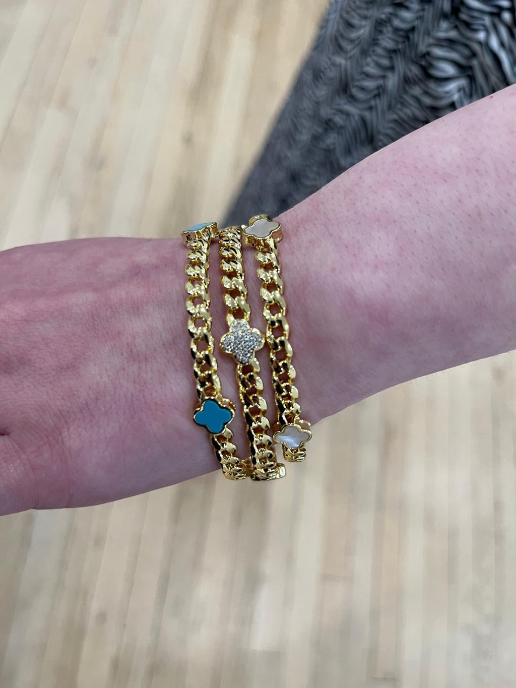Link Bangle Accented With Mother Of Pearl Clovers